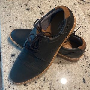 Men’s size 8 Goodfellow black dress shoes- worn once